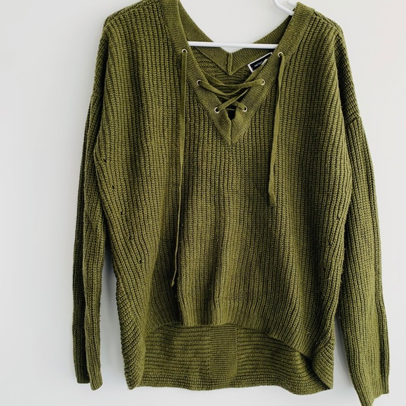 Olive green very warm knitted sweater. Medium - Picture 5 of 10